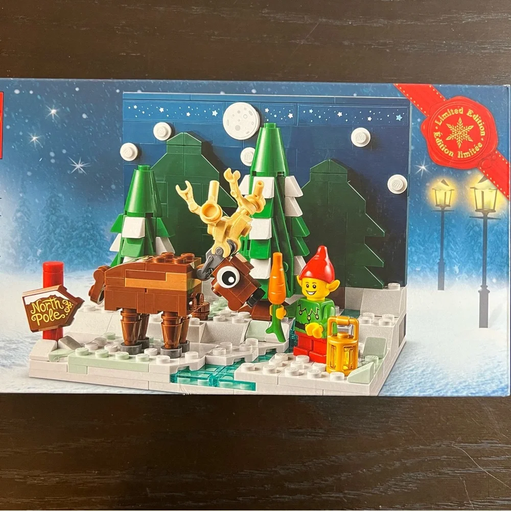 Lego Santa's Front Yard “Limited Edition” 40484, 317 Pieces, NEW IN BOX